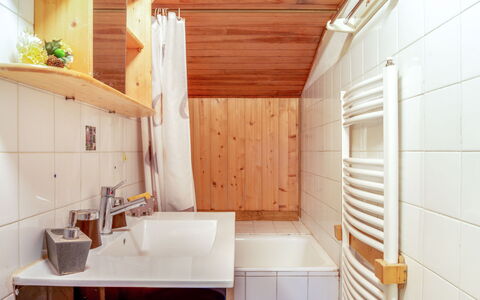 Saint Gervais 535: Zimmer, Eigentum, Interior Design, Haus, Badezimmer, Gebäude, Möbel, Die Architektur, Grundeigentum, Fussboden