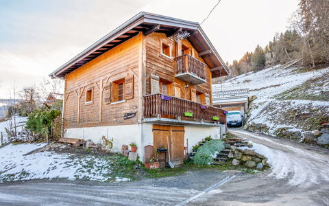 Saint Gervais 535: Himmel, Pflanze, Gebäude, Schnee, Fenster, Eigentum, Wolke, Haus, Holz, Baum