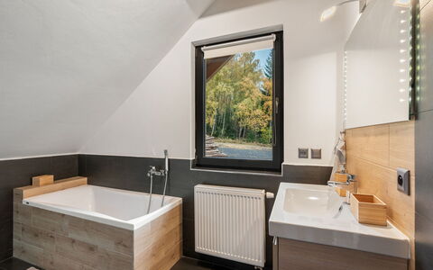 Srub Kuří: Holz, Armatur, Flooring, Interior Design, Fussboden, Zapfhahn, Installation, Zuhause, Sinken, Badezimmer