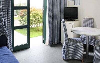 Antico Verbano 250.4: Zimmer, Eigentum, Möbel, Interior Design, Fussboden, Gebäude, Die Architektur, Grundeigentum, Zuhause, Fensterabdeckung