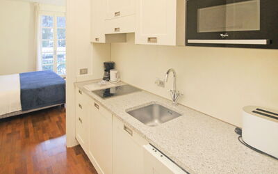 Antico Verbano 250.2: Zimmer, Eigentum, Countertop, Möbel, Küche, Cabinetry, Interior Design, Gebäude, Fussboden, Grundeigentum