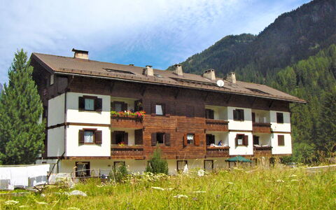 Cesa Palua: Haus, Eigentum, Bergforms, Berg, Bergstation, Gebirge, Zuhause, Gebäude, Alpen, Ländliches Gebiet