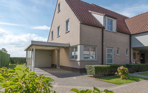De Haan 330: Pflanze, Himmel, Gebäude, Eigentum, Fenster, Wolke, Haus, Grundstueck, Hütte, Gras