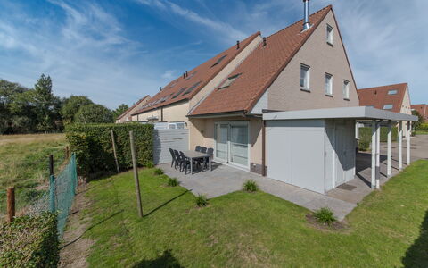 De Haan 330: Wolke, Himmel, Pflanze, Gebäude, Haus, Baum, Grundstueck, Hütte, Fenster, Gras