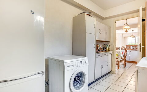 Grah Moullac: Wäschekammer, Zimmer, Eigentum, Major Appliance, Waschmaschine, Interior Design, Wäschetrockner, Haus, Gebäude, Wäsche