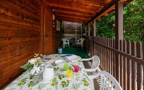 Chalet Guldeli: Holz, Hütte, Holzbeize, Veranda, Hartholz, Planke, Gartenbauten, Deck, Schatten, Blockhaus