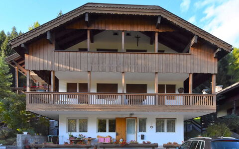 Villa Bellavista: Rad, Himmel, Gebäude, Eigentum, Wolke, Fenster, Fahrzeug, Pflanze
