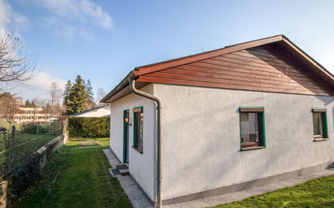 Laube: Haus, Eigentum, Zuhause, Gebäude, Hütte, Grundeigentum, Dach, Grundstueck, Abstellgleis, Wohngebiet
