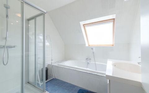De Haan 930: Badezimmer, Eigentum, Zimmer, Interior Design, Fussboden, Haus, Badewanne, Gebäude, Die Architektur, Grundeigentum