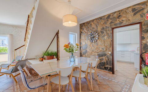Casa Do Sol: Möbel, Interior Design, Flooring, Fussboden, Holz, Stuhl, Tabelle, Küche & Esszimmer Tisch, Decke, Esszimmer