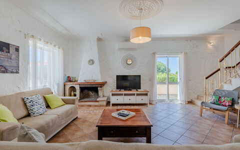 Casa Do Sol: Möbel, Flooring, Fussboden, Interior Design, Tabelle, Decke, Couch, Stuhl, Zuhause, Wohnzimmer