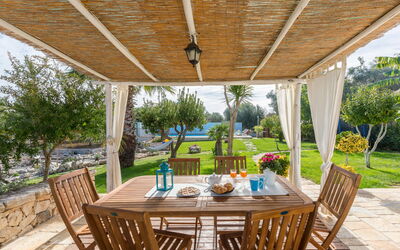 Trullo Suenn Con Piscina