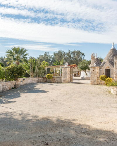 Trullo Suenn Con Piscina