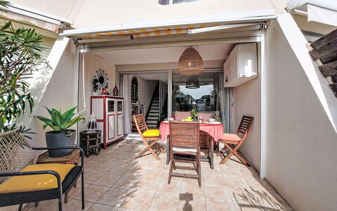 Port Camargue 500: Resort, Schwimmbad, Hotel, Ferienort, Strandresort, Hazienda, Thermae, Tropen, Villa