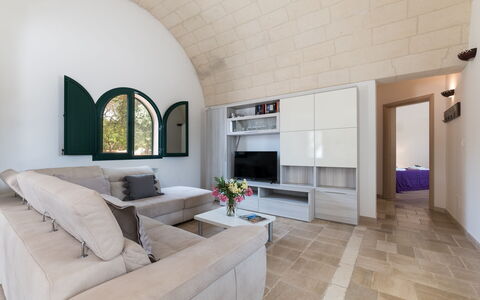 Borgo Marianna: Möbel, Tabelle, Pflanze, Cabinetry, Couch, Zimmerpflanze, Interior Design, Fussboden, Haus, Wohnzimmer
