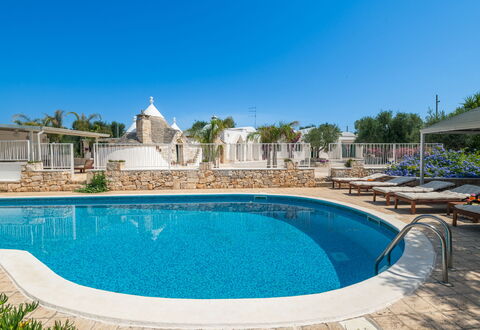 Borgo Marianna: Wasser, Himmel, Pflanze, Eigentum, Schwimmbad, Blau, Azurblau, Baum, Die Architektur, Gebäude