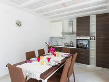 Tavolo da pranzo interno