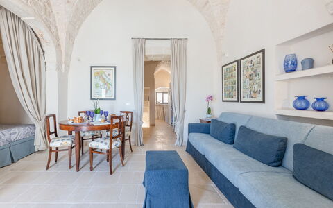 Solo Voi: Zimmer, Eigentum, Möbel, Interior Design, Gebäude, Haus, Wohnzimmer, Tabelle, Grundeigentum, Die Architektur