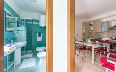 Prato Inglese Sinistro: Sinken, Gebäude, Eigentum, Spiegel, Möbel, Zapfhahn, Armatur, Interior Design, Badezimmer