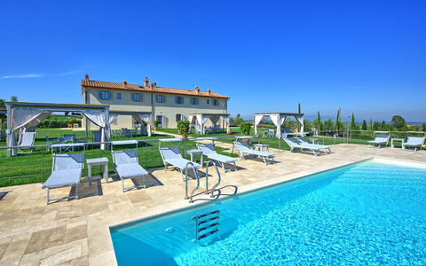 Il Sole Di Vino: Schwimmbad, Eigentum, Resort, Grundeigentum, Gebäude, Estate, Haus, Villa, Freizeit, Urlaub