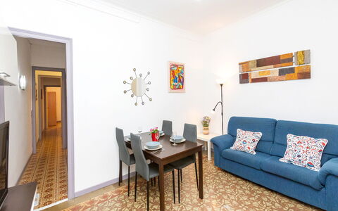 Gracia: Providencia: Zimmer, Eigentum, Möbel, Interior Design, Wohnzimmer, Grundeigentum, Gelb, Gebäude, Haus, Tabelle