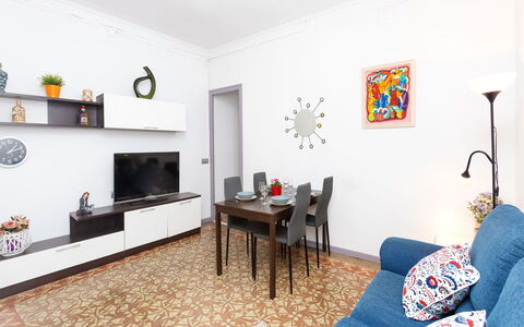 Gracia: Providencia: Zimmer, Eigentum, Möbel, Interior Design, Wohnzimmer, Blau, Grundeigentum, Gelb, Gebäude, Haus