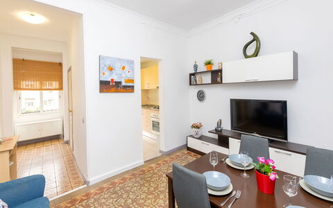 Gracia: Providencia: Zimmer, Eigentum, Möbel, Interior Design, Gebäude, Grundeigentum, Haus, Tabelle, Wohnzimmer, Fussboden