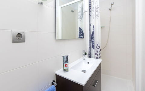 Gracia: Providencia: Badezimmer, Eigentum, Zimmer, Haus, Grundeigentum, Interior Design, Gebäude, Die Architektur, Fussboden, Decke