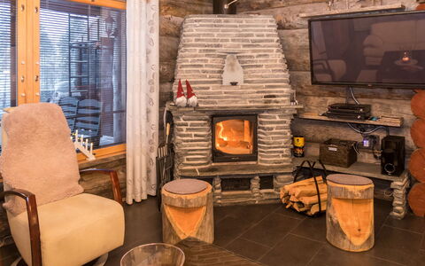 Villa Aurora: Holz, Möbel, Zuhause, Blockhaus, Hütte, Stuhl, Wohnzimmer, Feuerstelle, Decke, Winter