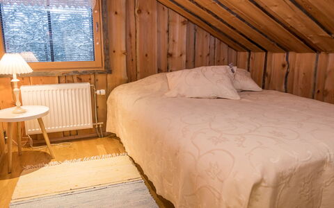 Villa Aurora: Bett, Schlafzimmer, Fussboden, Interior Design, Flooring, Holz, Bettdecke, Möbel, Bedding, Decke