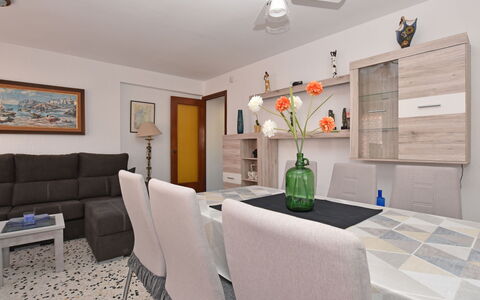 Magnolia: Zimmer, Eigentum, Deckenventilator, Interior Design, Decke, Möbel, Gebäude, Mechanische Fan, Grundeigentum, Haus