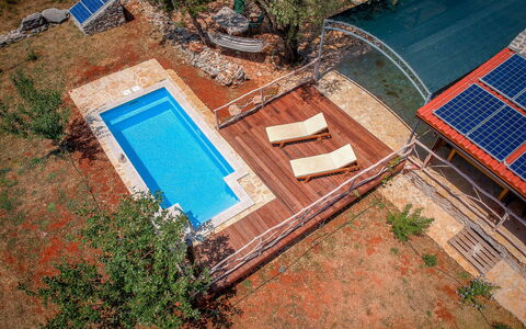 Marijo: Schwimmbad, Eigentum, Wasser, Haus, Grundeigentum, Technologie, Urlaub, Landschaft, Dach, Zuhause