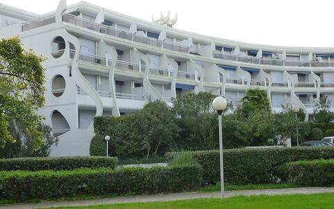 Tahiti: Eigentum, Gebäude, Die Architektur, Eigentumswohnung, Grundeigentum, Wohnung, Wohngebiet, Haus, Gras, Urban Design