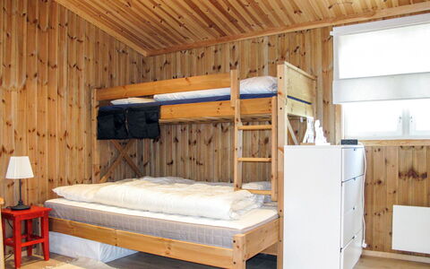 Skeisvegen: Möbel, Eigentum, Gebäude, Komfort, Holz, Haus, Fenster, Interior Design, Bettrahmen, Fussboden