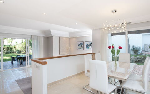 Perla Blanca: Eigentum, Zimmer, Interior Design, Gebäude, Möbel, Wohnzimmer, Haus, Grundeigentum, Decke, Fussboden