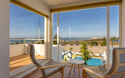 Villa Blue Ocean: Eigentum, Zimmer, Grundeigentum, Interior Design, Gebäude, Möbel, Azurblau, Haus, Suite, Wohnung