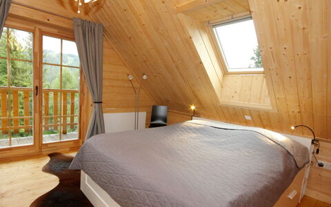 Almhaus Galisch: Schlafzimmer, Zimmer, Möbel, Eigentum, Bett, Bettrahmen, Interior Design, Decke, Gebäude, Bedding