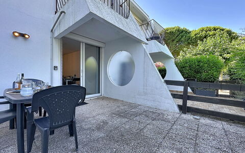 Dixie Land: Balkon, Daylighting, Villa, Hotel