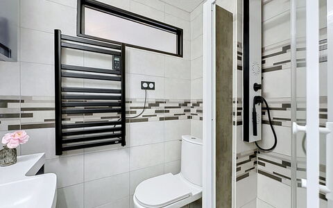 Dixie Land: Interior Design, Armatur, Flooring, Badezimmer, Fussboden, Installation, Toilette, Fliese, Sinken, Glas