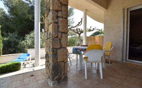 Oasis: Eigentum, Gebäude, Haus, Zimmer, Grundeigentum, Fussboden, Zuhause, Interior Design, Terrasse, Baum