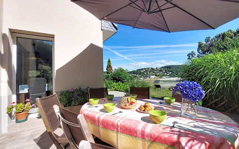 Meeresblick: Möbel, Regenschirm, Stuhl, Gartenmöbel, Tabelle, Tisch Im Freien, Schatten, Küche & Esszimmer Tisch, Eco Hotel, Garten