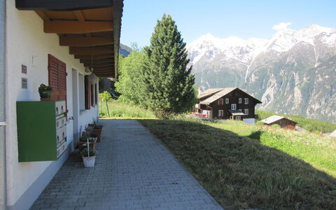 Heimine: Eigentum, Haus, Gebirge, Alpen, Zuhause, Berg, Gras, Gebäude, Grundeigentum, Landschaft