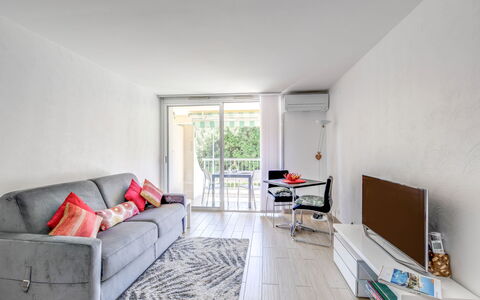 Le Mexico: Zimmer, Eigentum, Möbel, Interior Design, Haus, Gebäude, Fussboden, Wohnzimmer, Wand, Zuhause