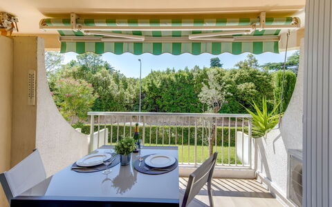 Le Mexico: Eigentum, Zimmer, Haus, Gebäude, Interior Design, Balkon, Grundeigentum, Möbel, Die Architektur, Tabelle