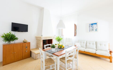 Villa Mediterranea: Eigentum, Zimmer, Möbel, Interior Design, Gebäude, Fussboden, Haus, Tabelle, Wohnzimmer, Grundeigentum