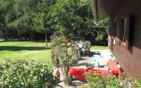 Spinka: Rasen, Garten, Garten, Gras, Botanik, Baum, Hinterhof, Haus, Landscaping, Strauch