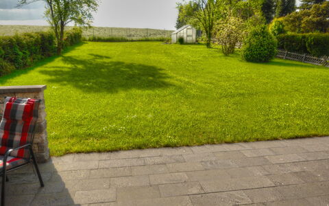 Belvedere: Rasen, Gras, Grün, Natürliche Landschaft, Strauch, Garten, Graspflanze, Baum, Garten, Grundstueck