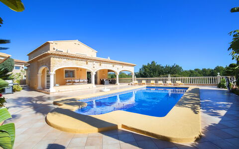 Del Pozo: Eigentum, Schwimmbad, Gebäude, Grundeigentum, Haus, Zuhause, Estate, Villa, Urlaub, Villa