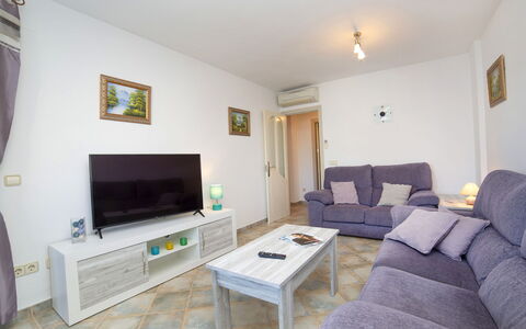 Rocamar: Zimmer, Eigentum, Möbel, Wohnzimmer, Interior Design, Gebäude, Fussboden, Tabelle, Haus, Grundeigentum