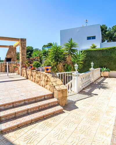 Nadine: Schwimmbad, Schatten, Zaun, Resort, Landscaping, Design, Villa, Eco Hotel, Hazienda